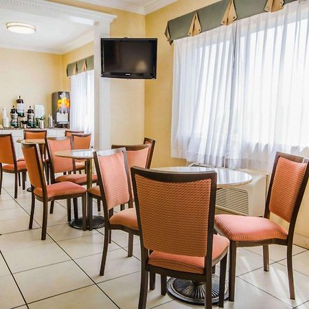 Quality Inn East Евансвіл Екстер'єр фото