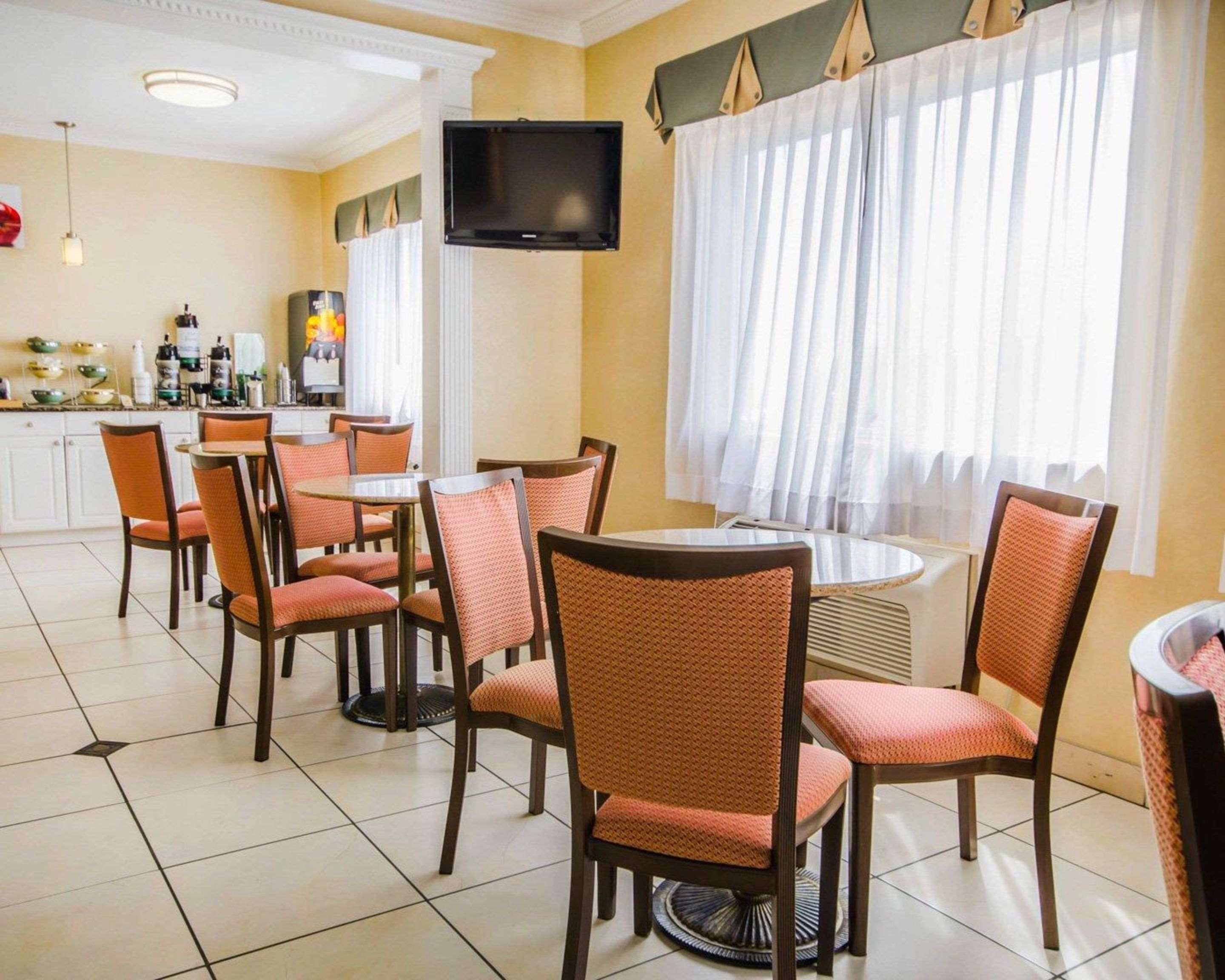 Quality Inn East Евансвіл Екстер'єр фото