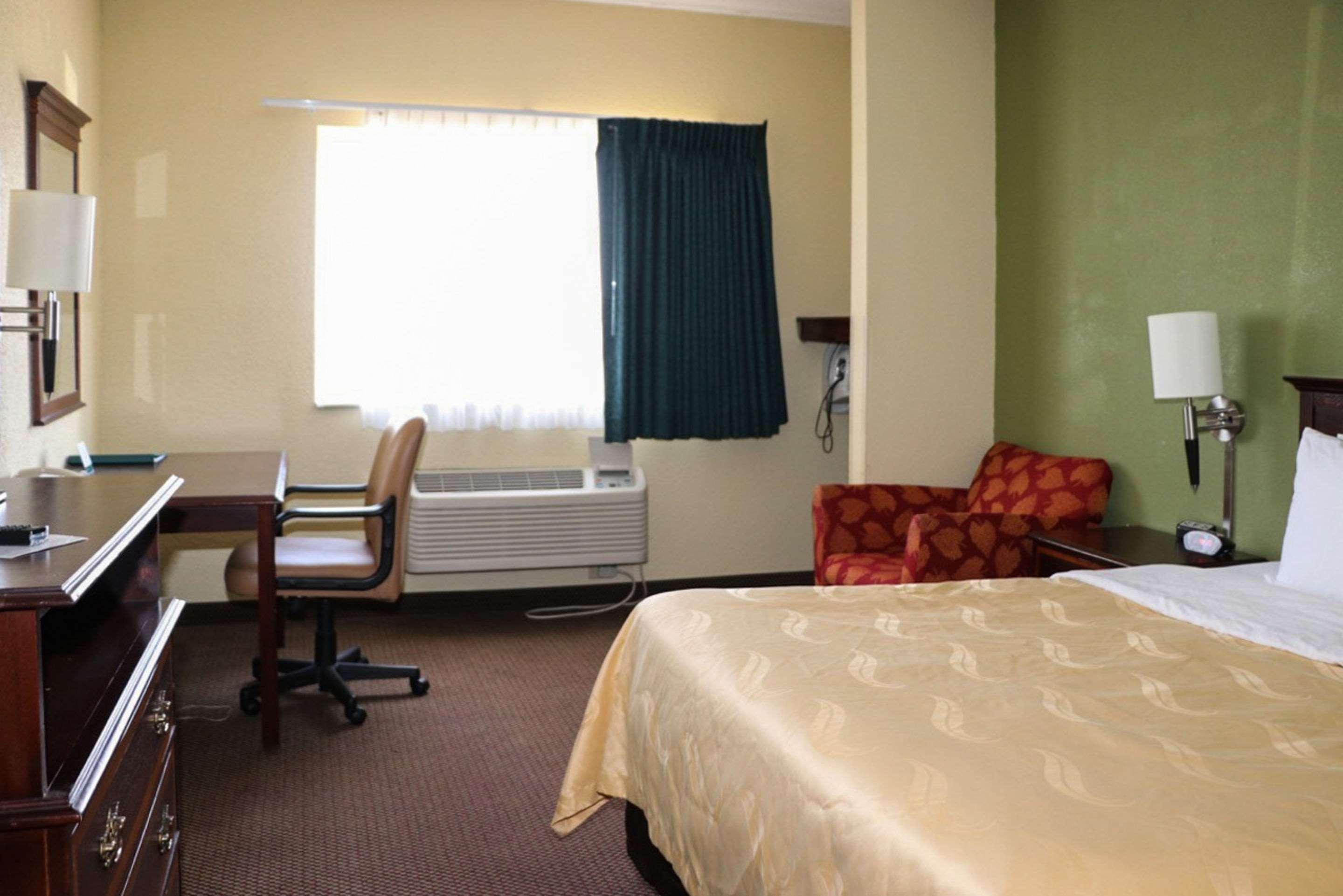 Quality Inn East Евансвіл Екстер'єр фото