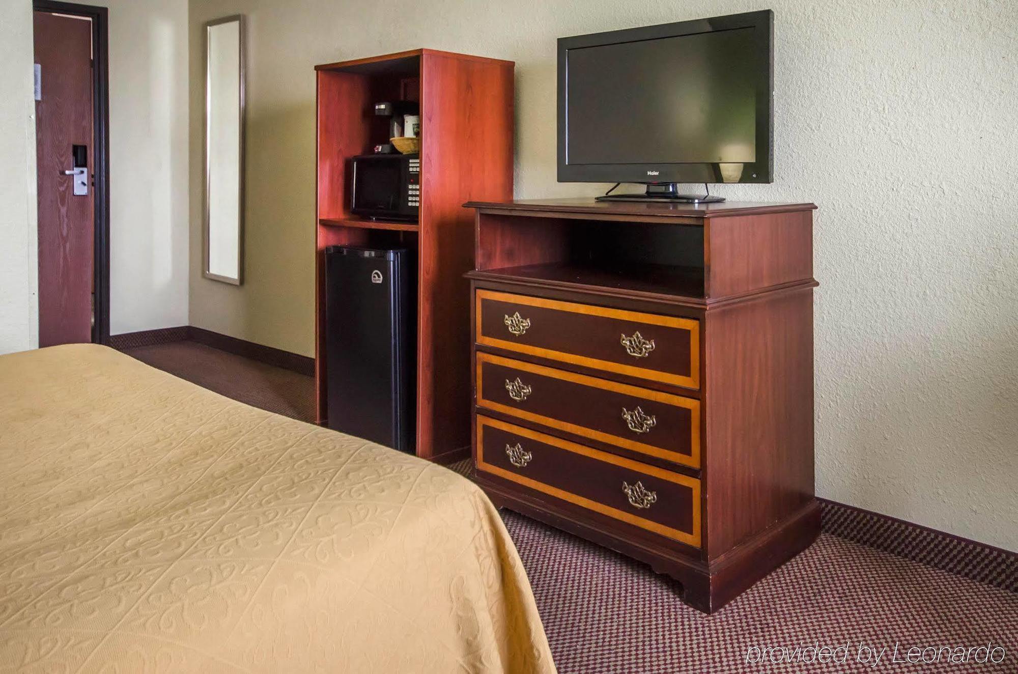 Quality Inn East Евансвіл Екстер'єр фото